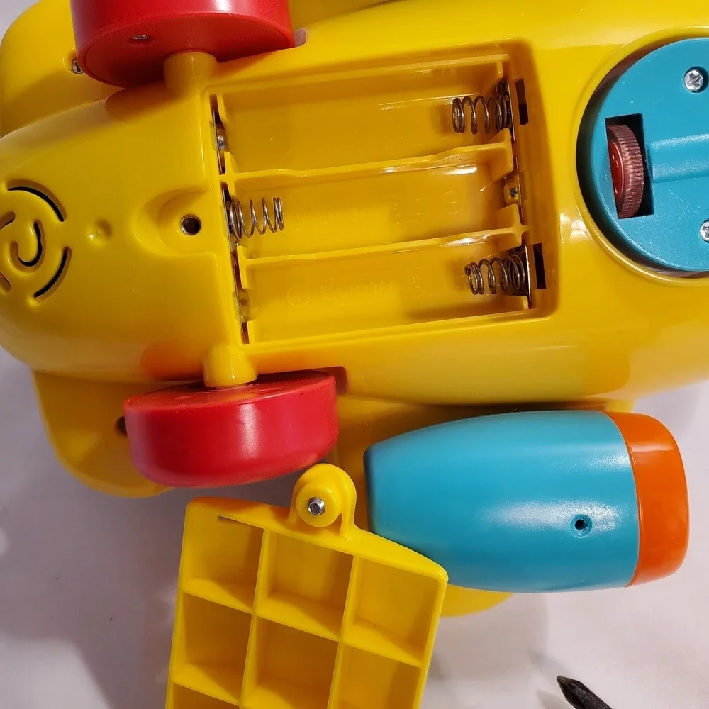 Huile Musical AirPlane moves, talks plays music with flashing lights video